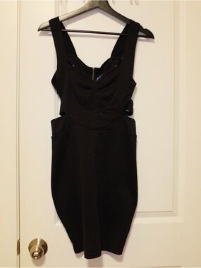 Black Sweetheart Bodycon Dress - With Cutout Back